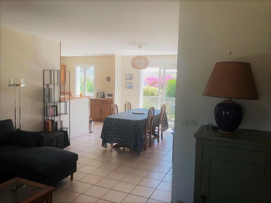 Agreable Maison Ensoleillee Avec Jardin Arbore Βίλα Le Château-dʼOléron Εξωτερικό φωτογραφία