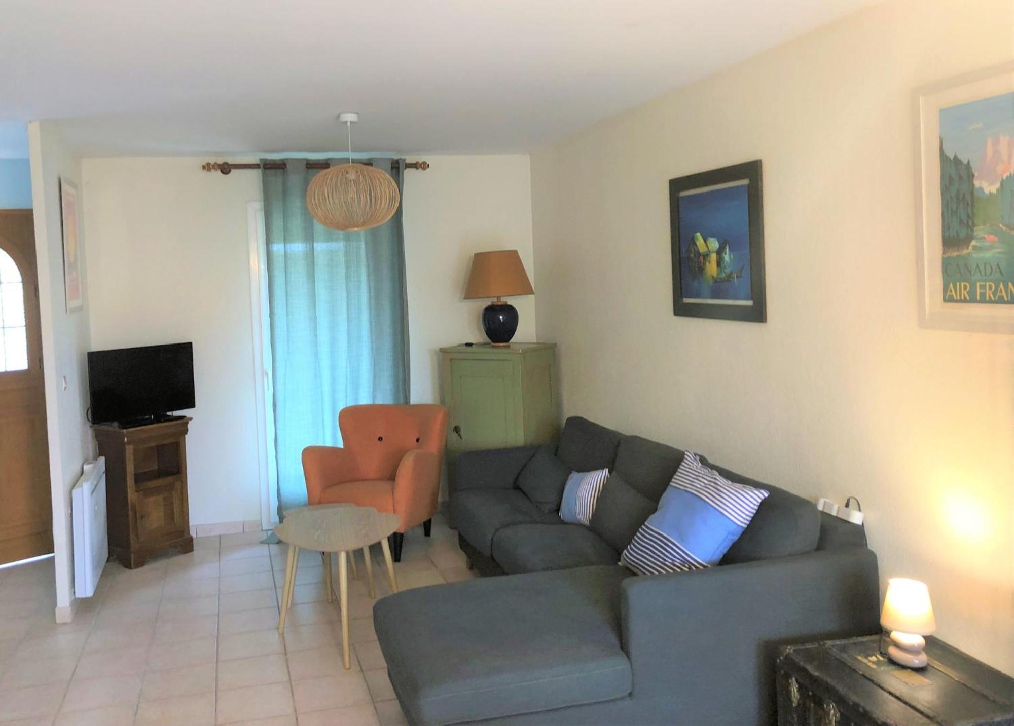 Agreable Maison Ensoleillee Avec Jardin Arbore Βίλα Le Château-dʼOléron Εξωτερικό φωτογραφία